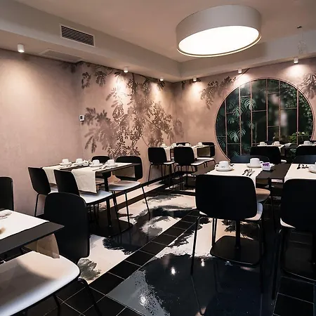 尤尼维酒店 酒店 4*